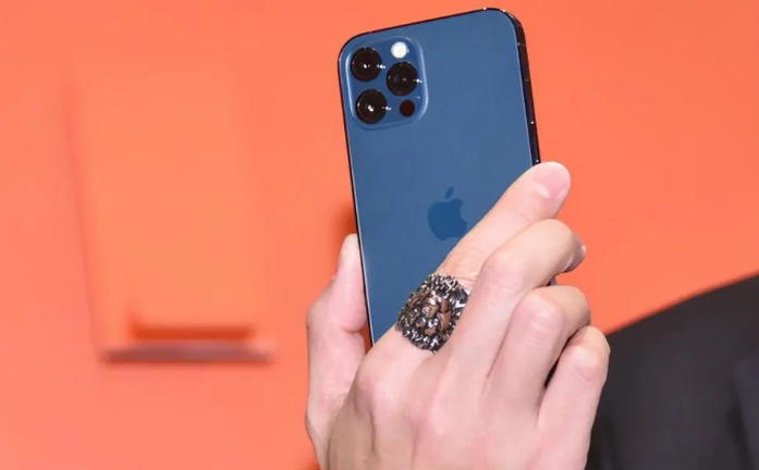 桑珠孜苹果手机维修分享iPhone12系列重启方法教程 